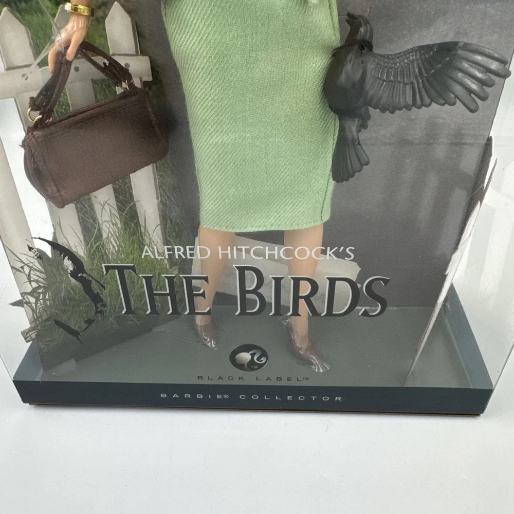 2008 The‎ Birds Barbie Doll - Black Label - Alfred Hitchcock 1963 Movie L9633